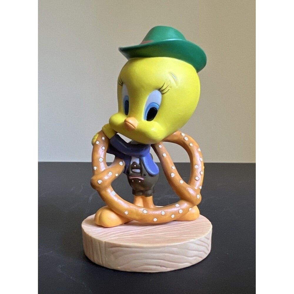 Tweety Bird Twisty Tweats Figurine 2000 Looney Tunes Vintage